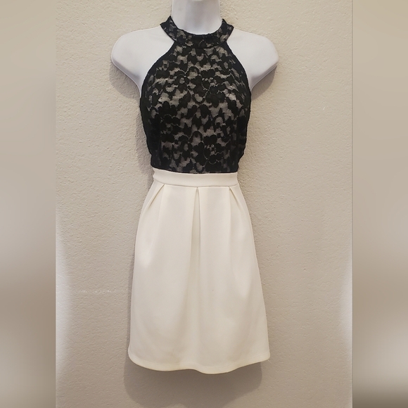 💚5/$25 Sweet Storm Black Lace Halter Top Dress With Pleated Skirt Size Medium - Picture 2 of 9